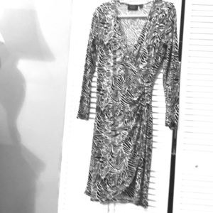 Beautiful fit Black & White cotton knit dress